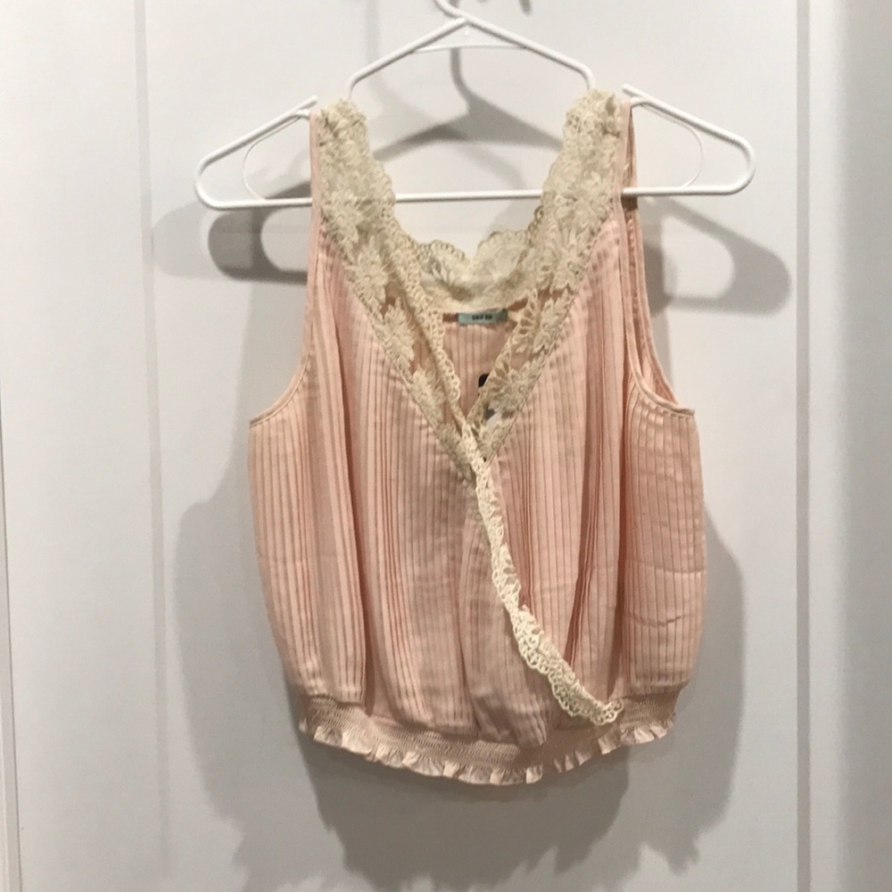 Pleated lace crop